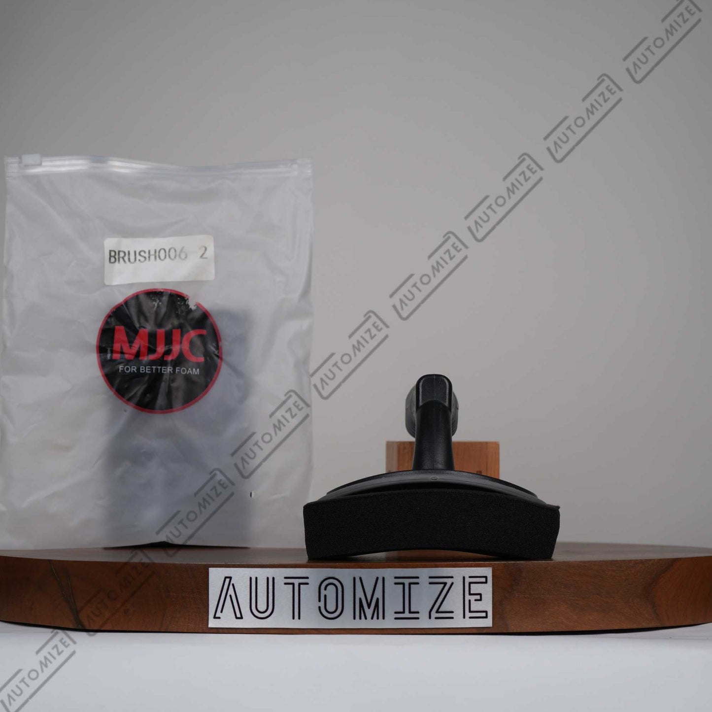 MJJC Tire Sponge Applicator With Handle