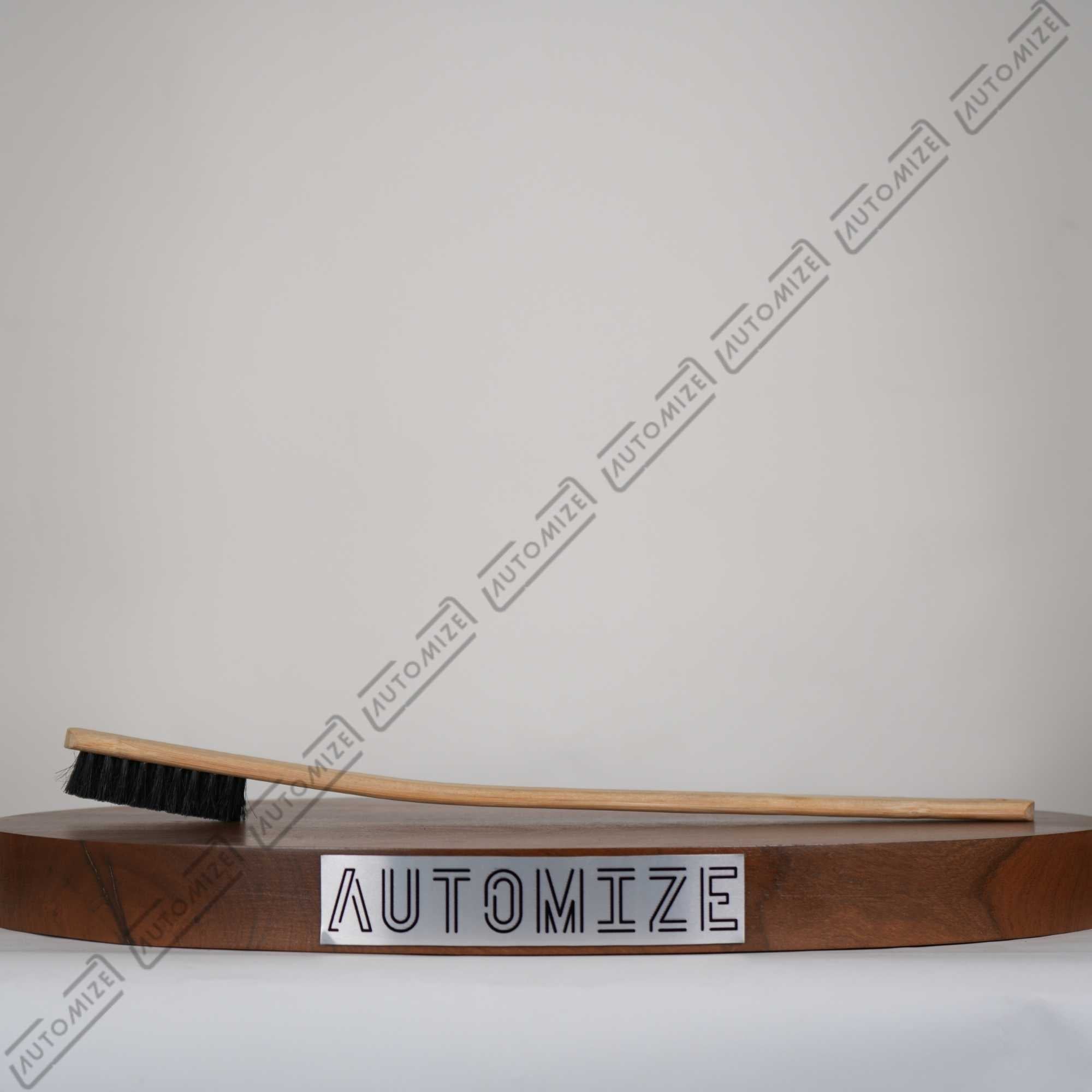 Automize Detailing - Wood Curve Brush for Engine