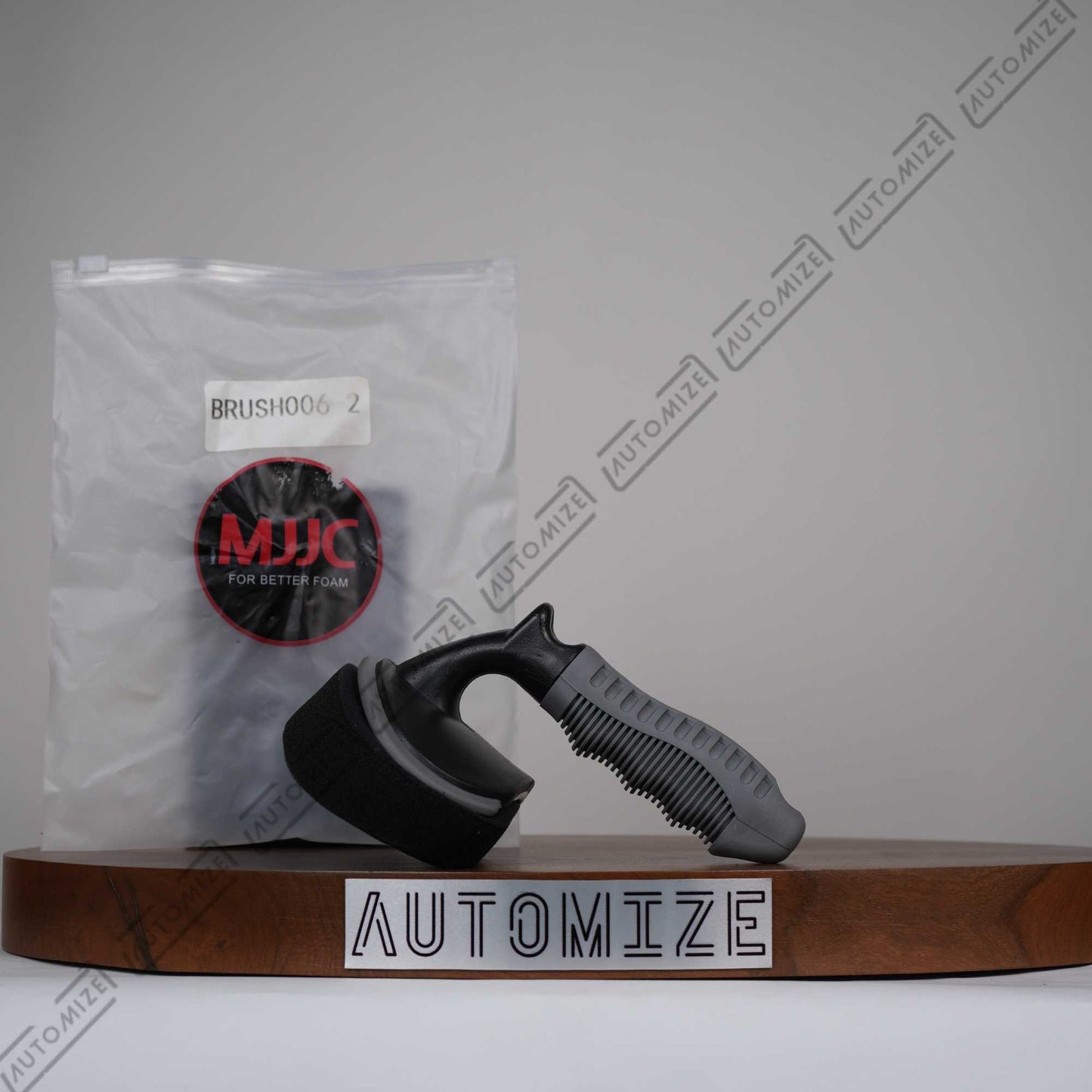 MJJC Tire Sponge Applicator With Handle