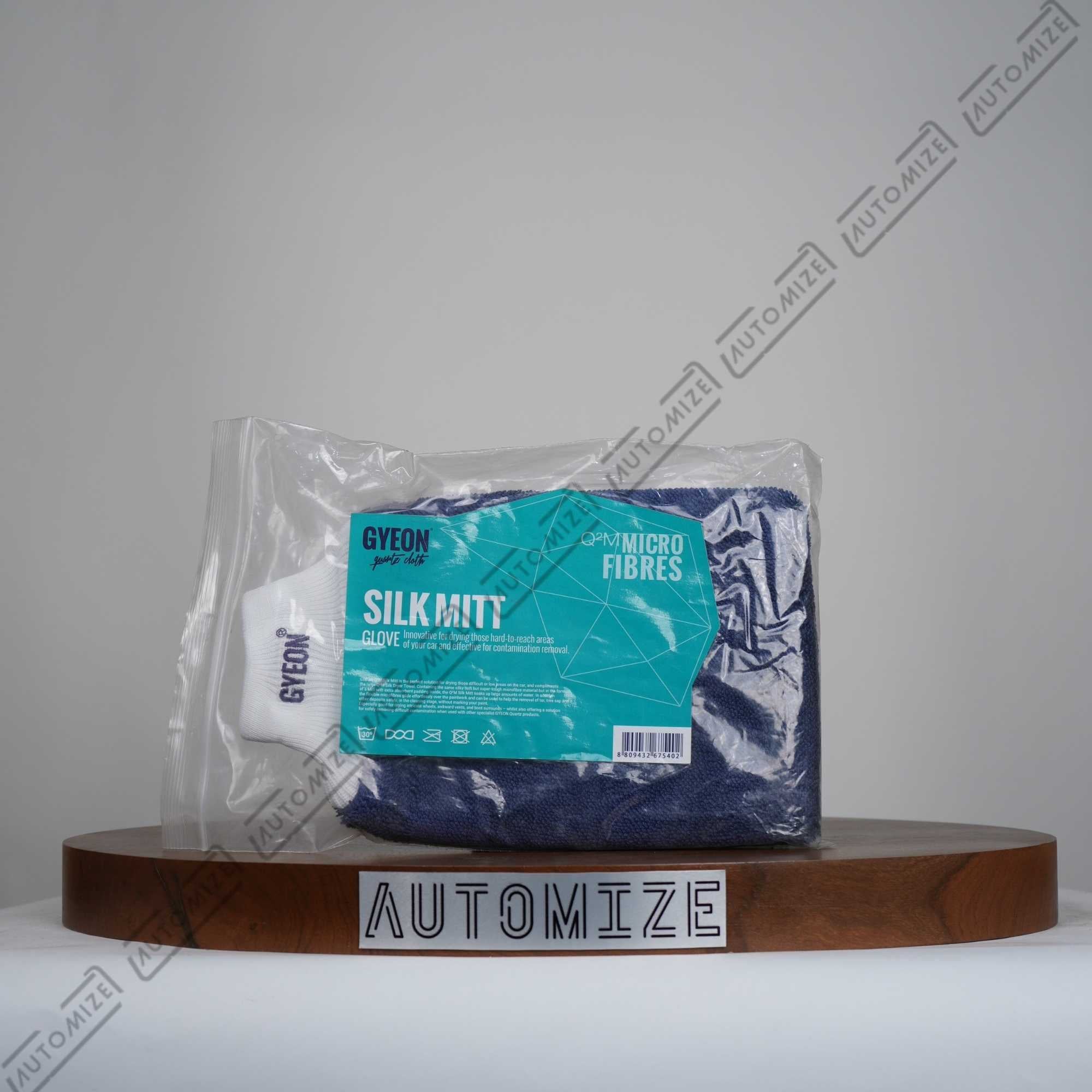 Gyeon Q²M Silk Mitt Glove